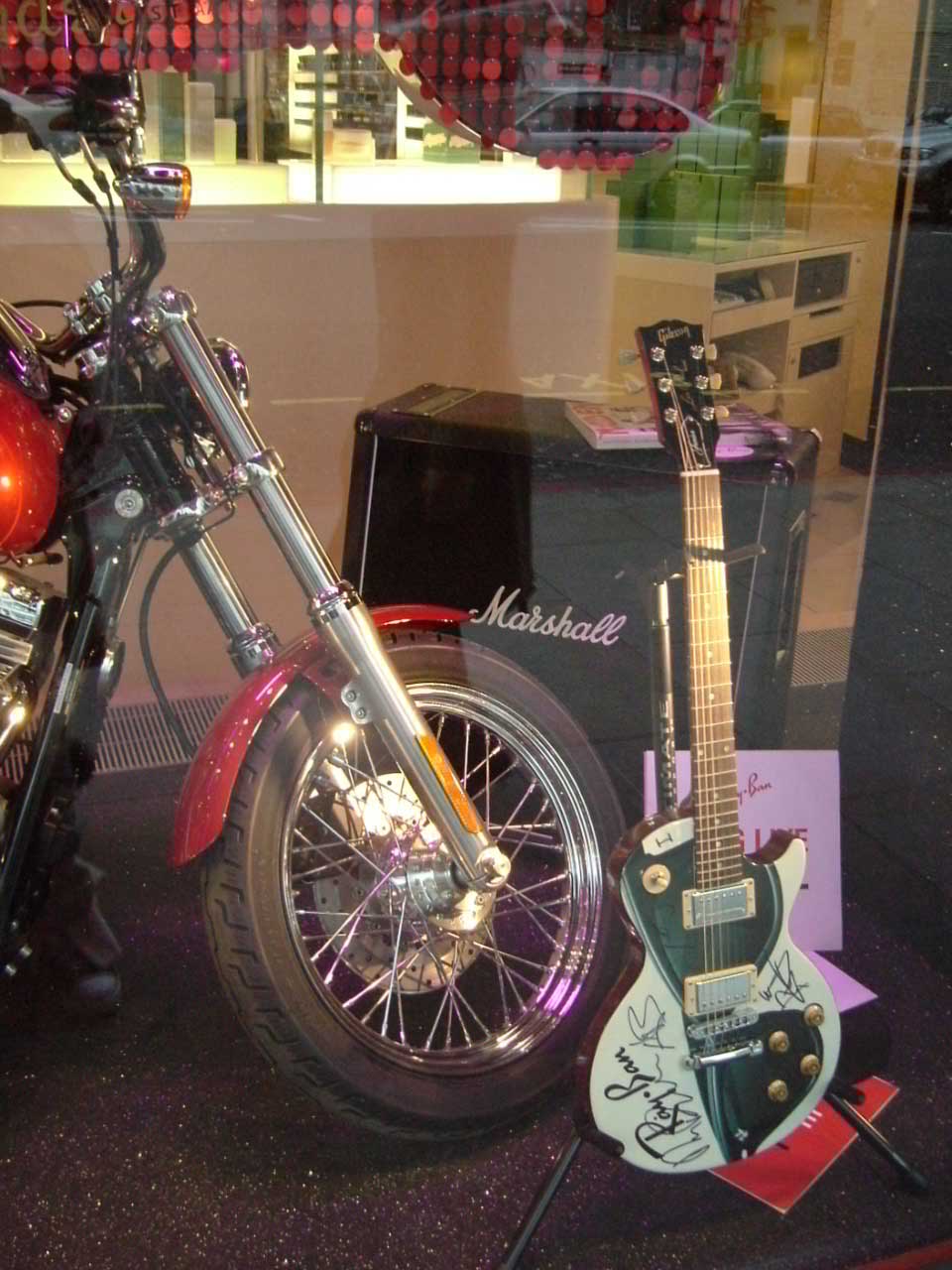 vetrina Harrods Londra